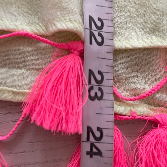 Lilly Pullitzer, V Neck Embroidered Tunic with hemline Tassels Sz XS - Picture 5 of 10